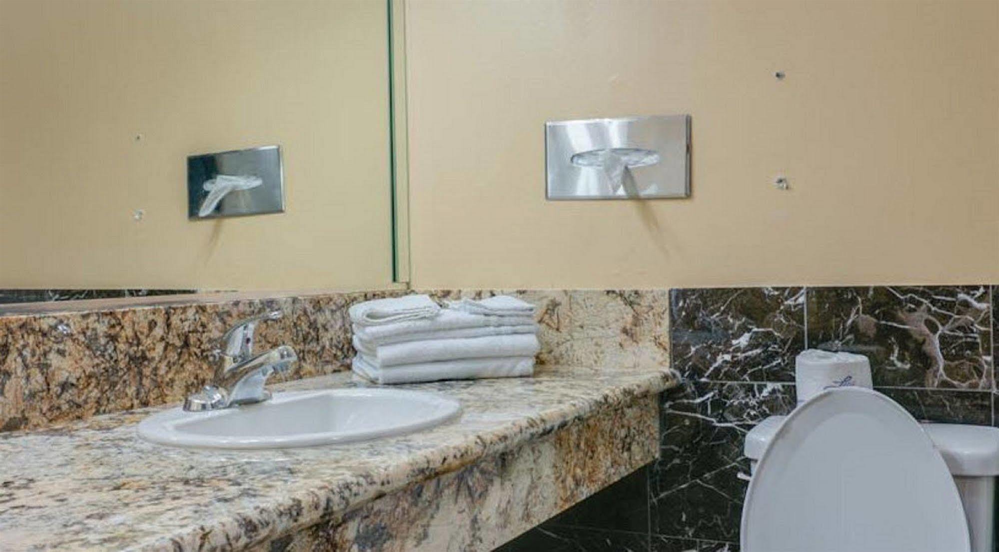 Redondo Beach Inn-Lax (Adults Only) Gardena Dış mekan fotoğraf
